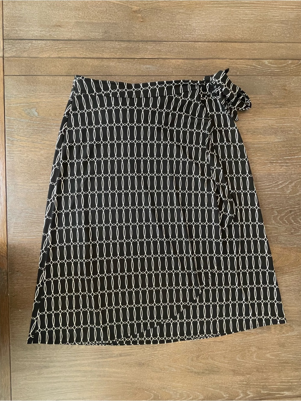 New York & Company Geometric A-Line Skirt in Black & White Size Small